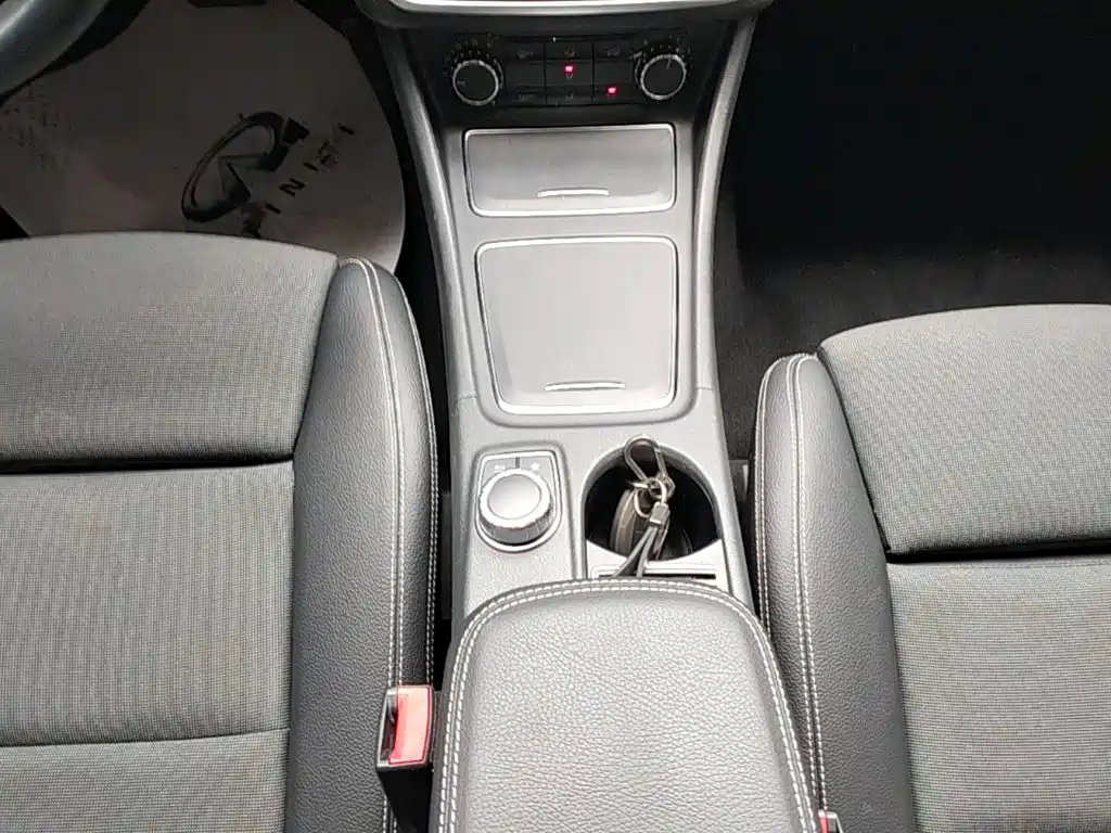 Mercedes-Benz A-Class 2017 — фото 14