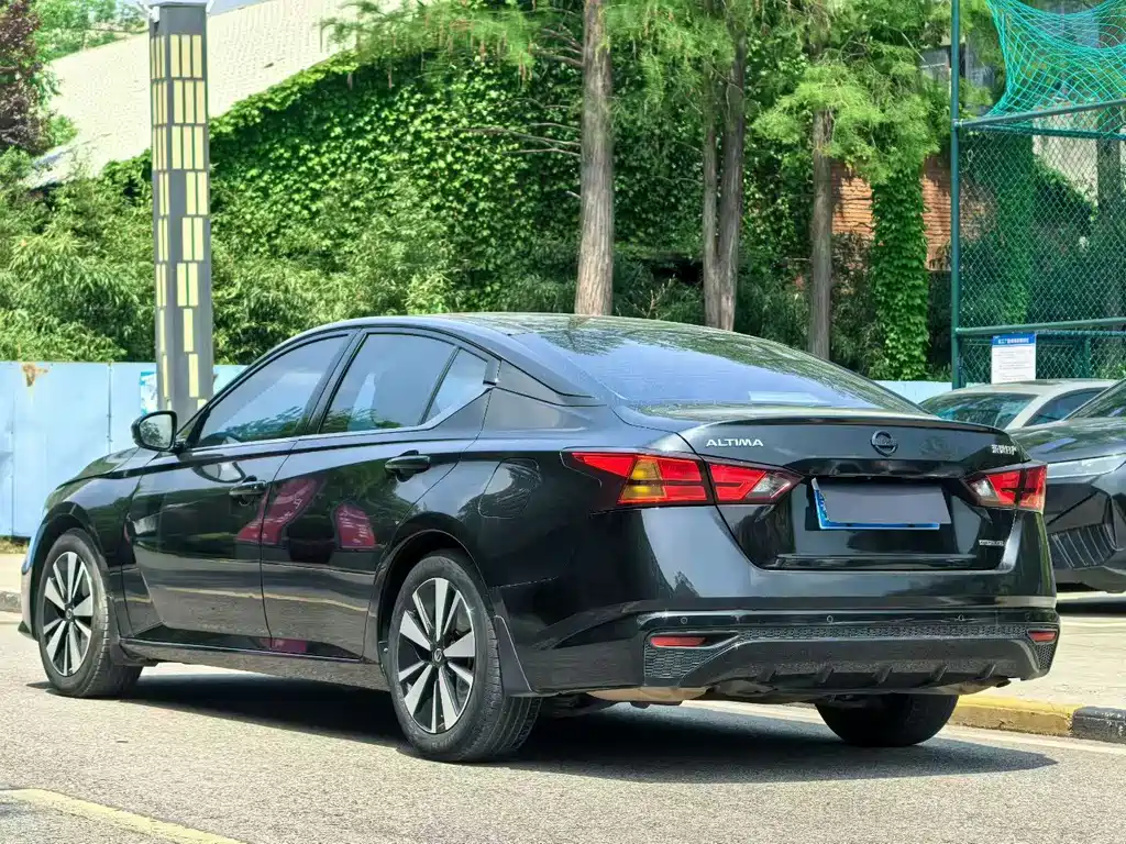 Nissan Teana 2022