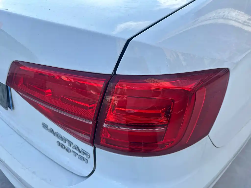 Volkswagen Sagitar 2018 — фото 16
