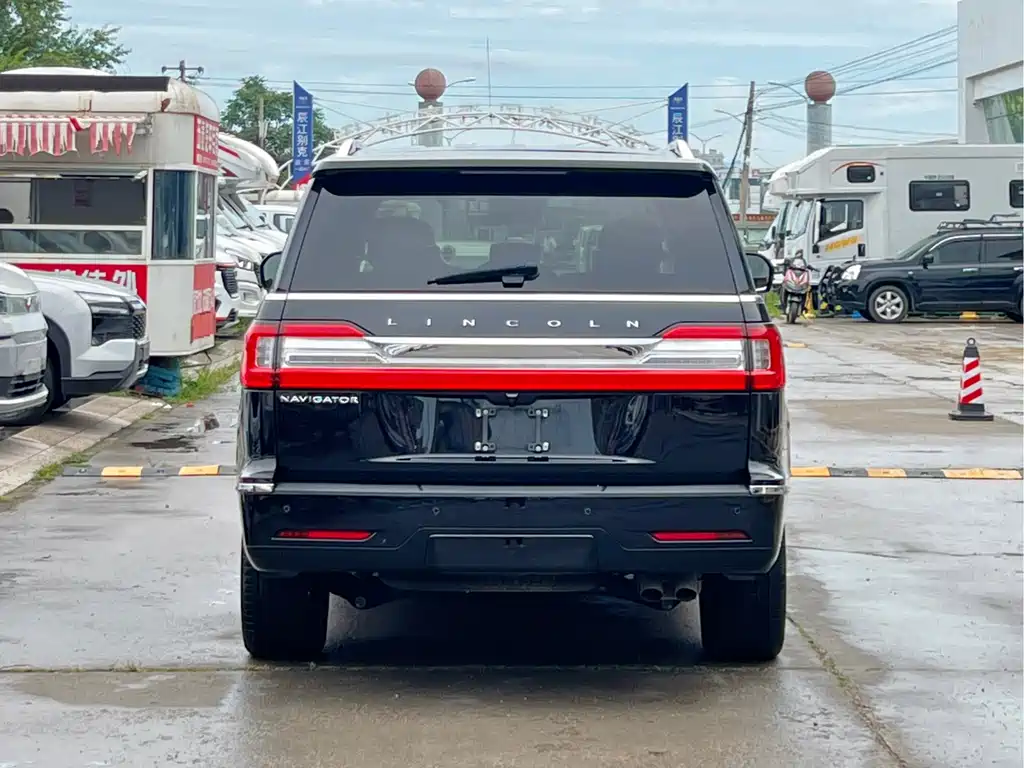Lincoln Navigator 2020 — фото 4