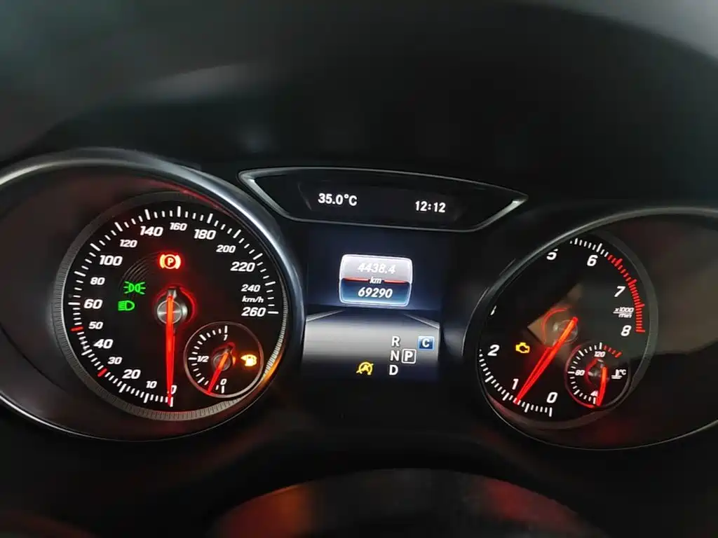 Mercedes-Benz GLA 2017 — фото 12