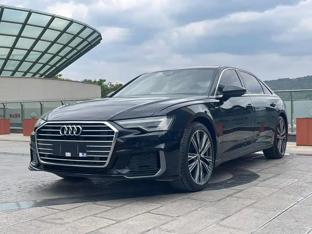 Audi A6L 2022 — фото 1