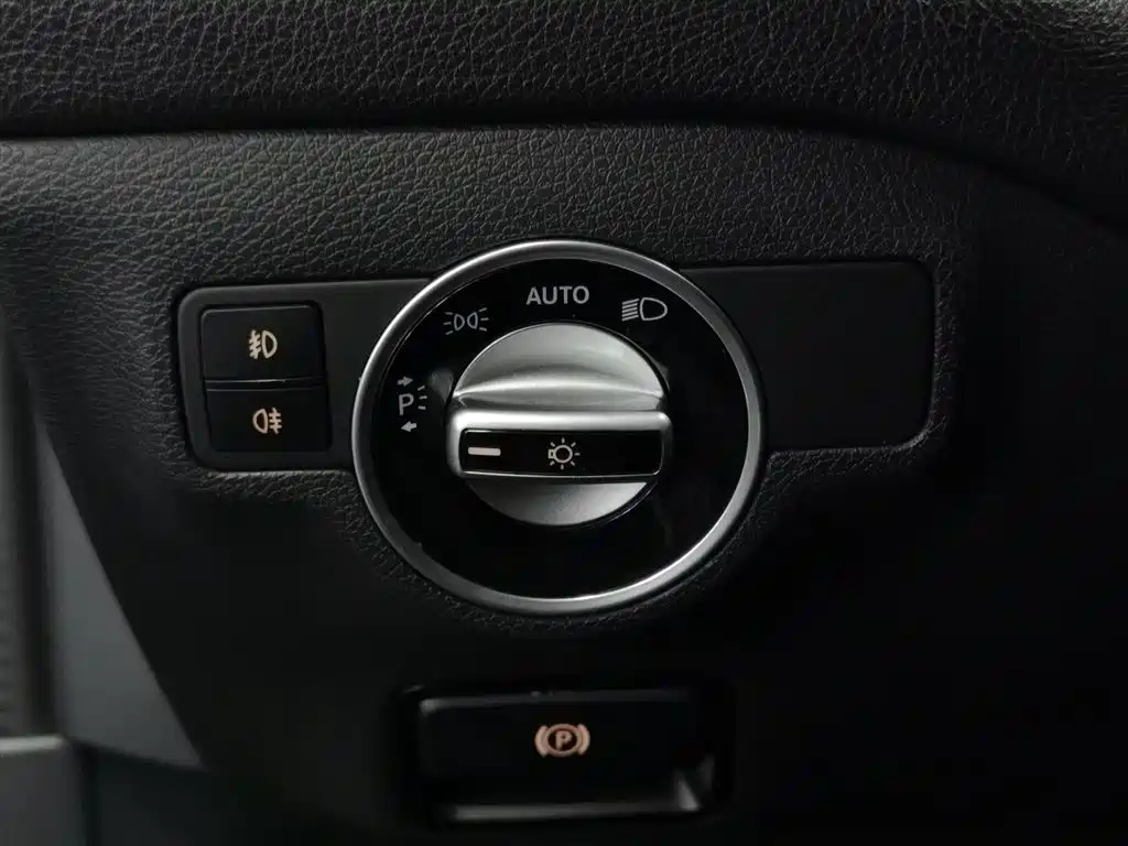 Mercedes-Benz GLA 2015 — фото 21