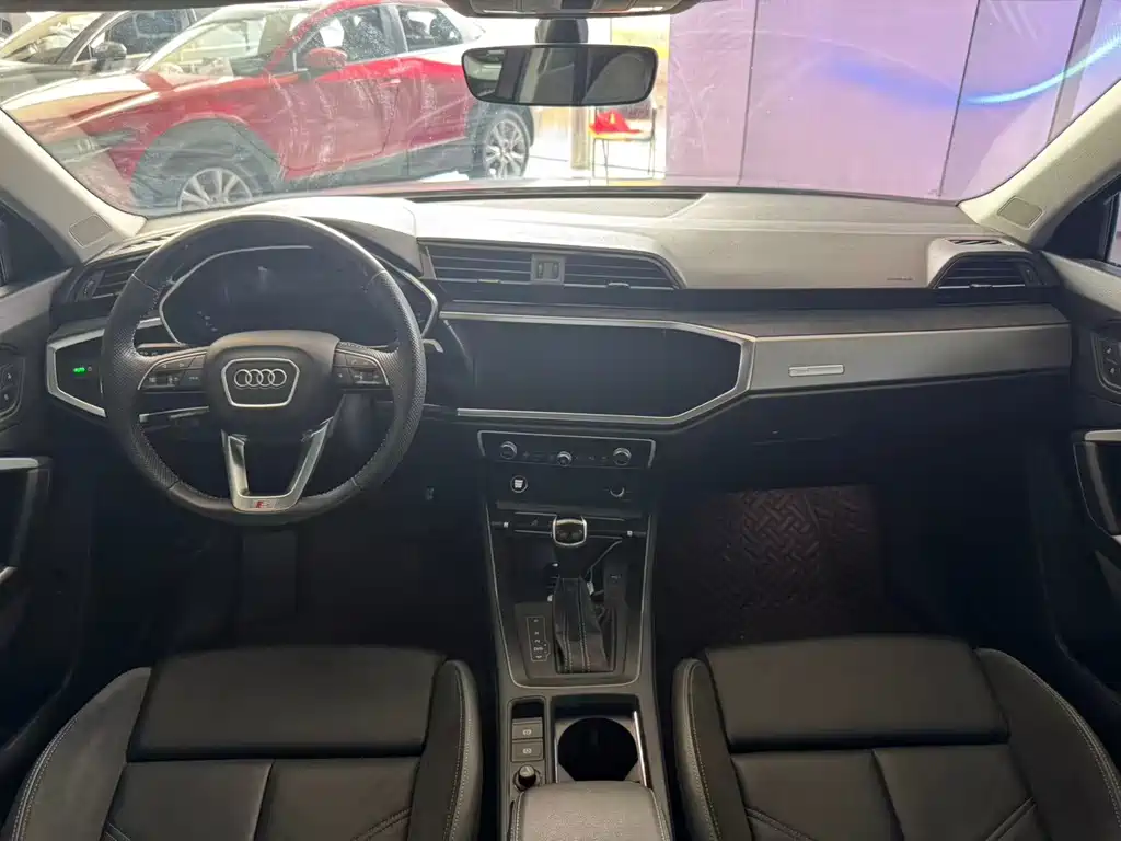Audi Q3 Sportback 2022 — фото 15