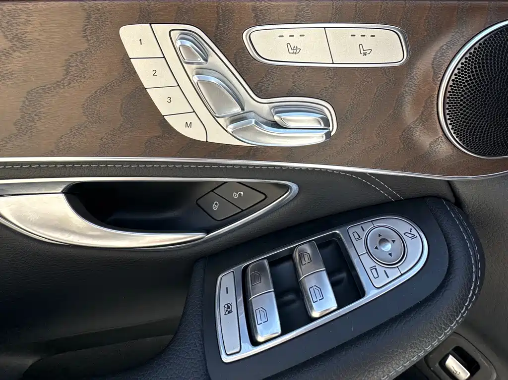Mercedes-Benz GLC 2016 — фото 16