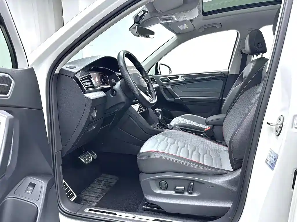 Volkswagen Tiguan L 2022 — фото 5