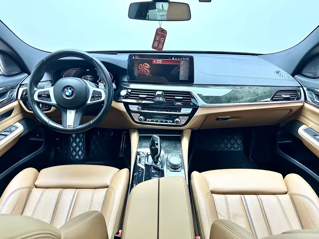 BMW 6 Series GT 2022 — фото 13