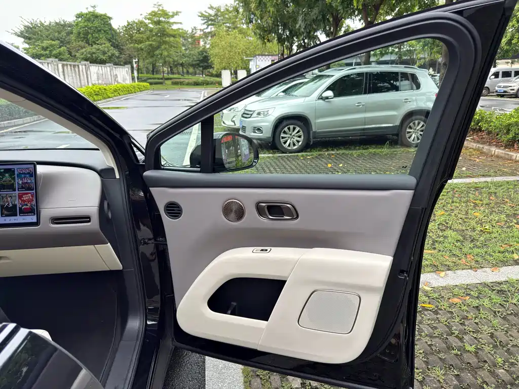 Li Auto i8 2025 — фото 20