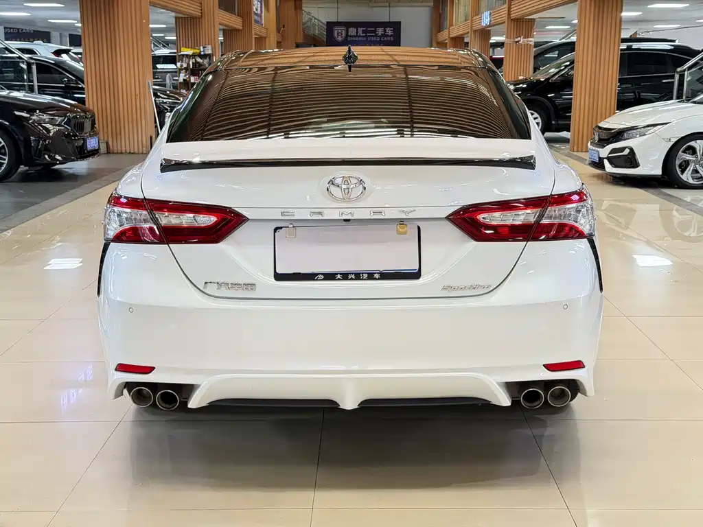 Toyota Camry 2024 — фото 21
