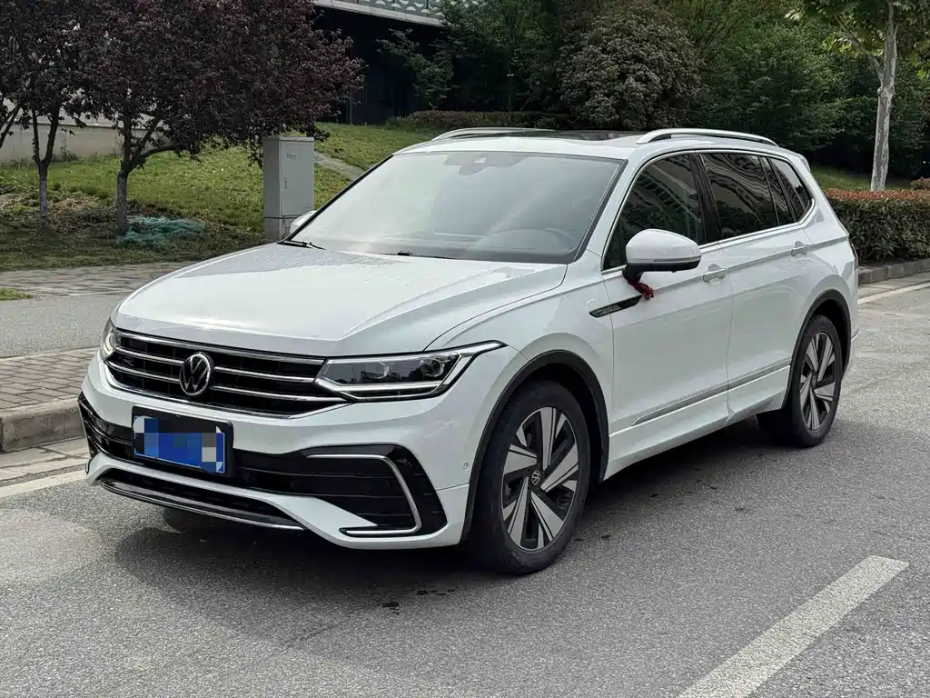 Volkswagen Tiguan L 2024 — фото 3
