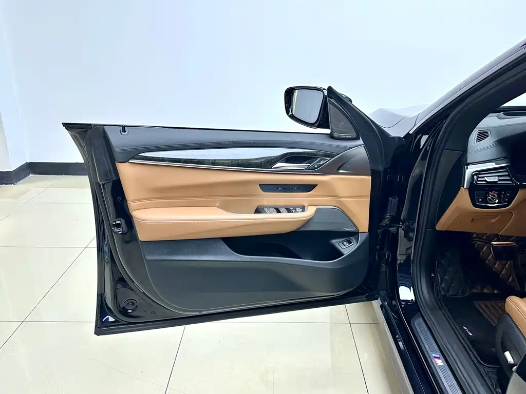 BMW 6 Series GT 2022 — фото 18