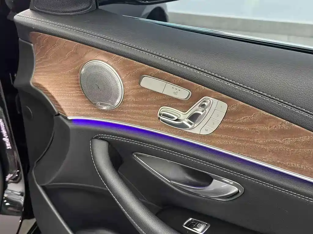 Mercedes-Benz E-Class 2021 — фото 34