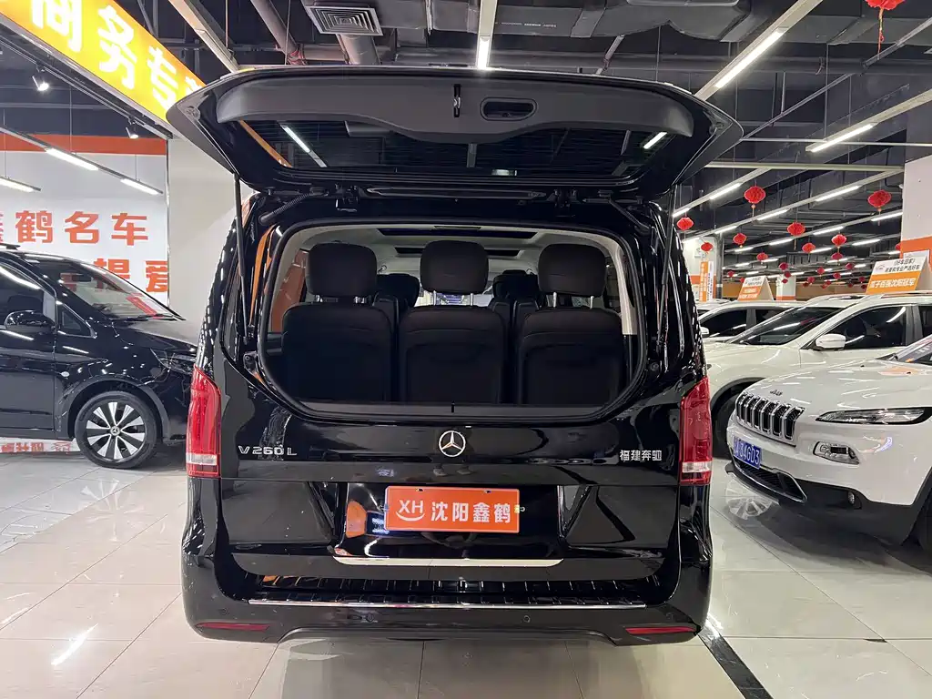 Mercedes-Benz V-Class 2023 — фото 21