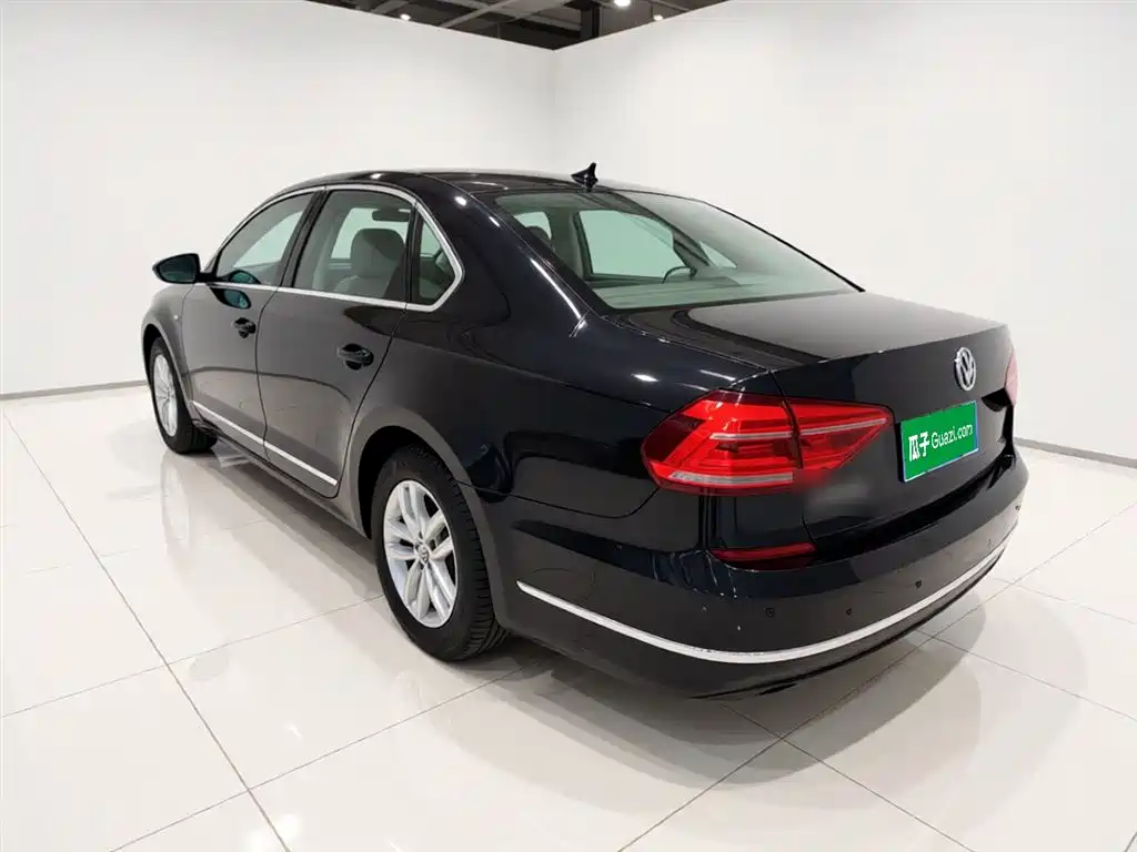Volkswagen Passat 2017 — фото 5