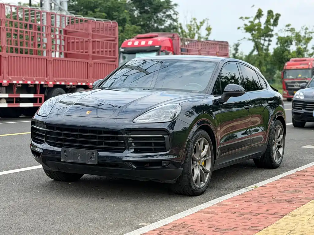 Porsche Cayenne 2021 — фото 1