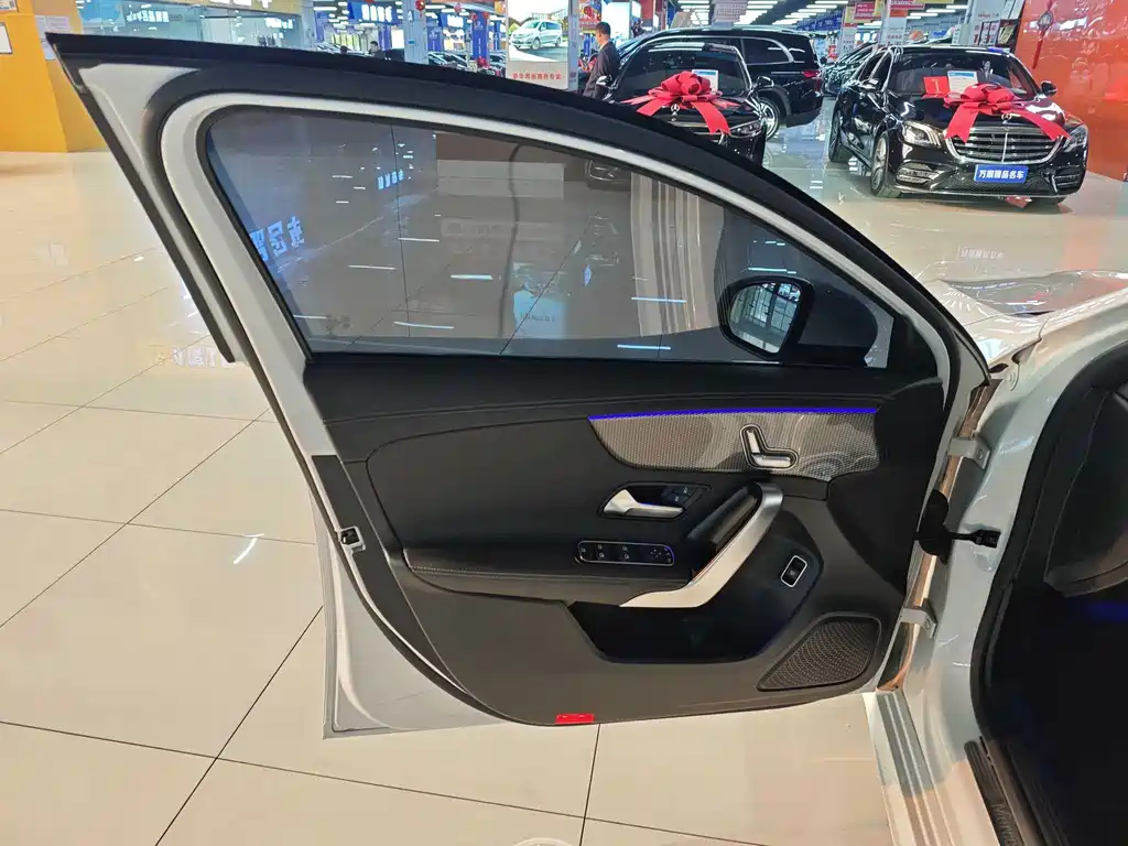 Mercedes-Benz A-Class 2021 — фото 10