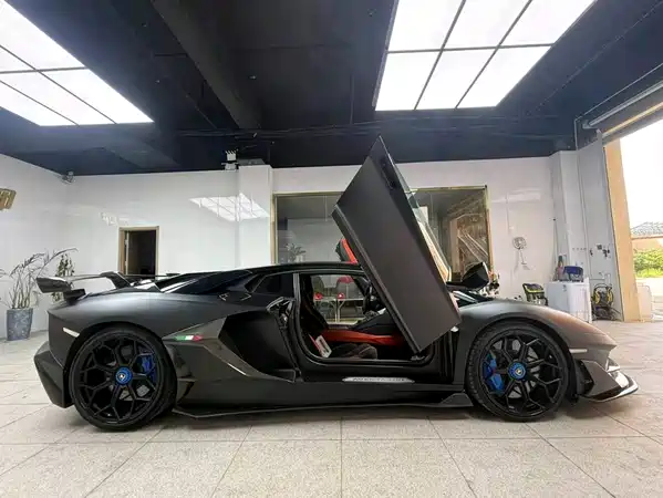 Lamborghini Aventador 2012