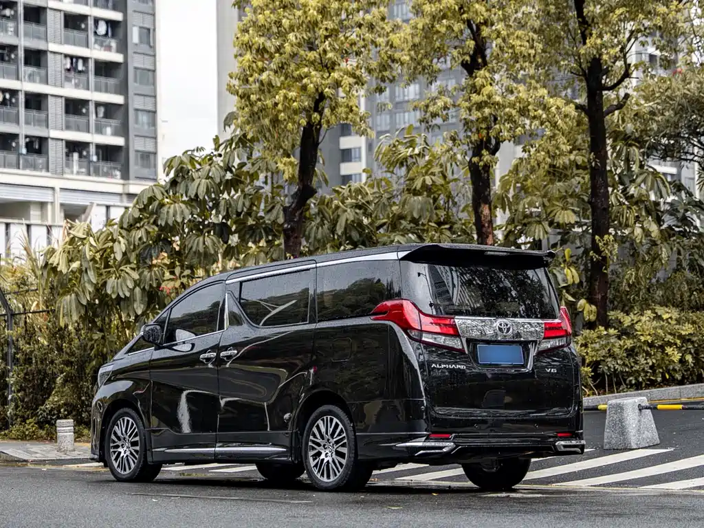 Toyota Alphard 2016 — фото 16