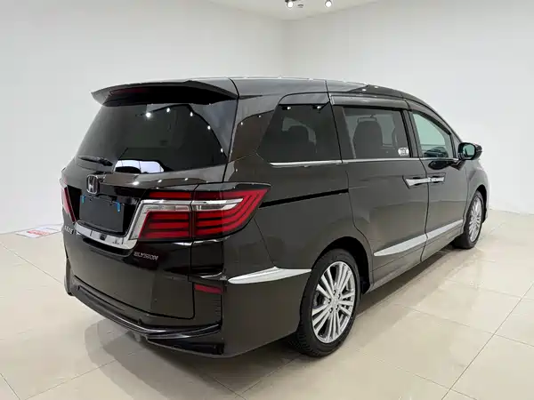 Honda Elysion 2016