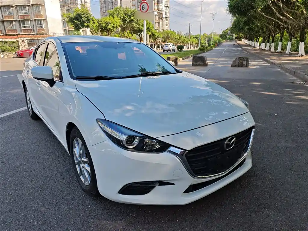 Mazda 3 Axela 2018 — фото 4