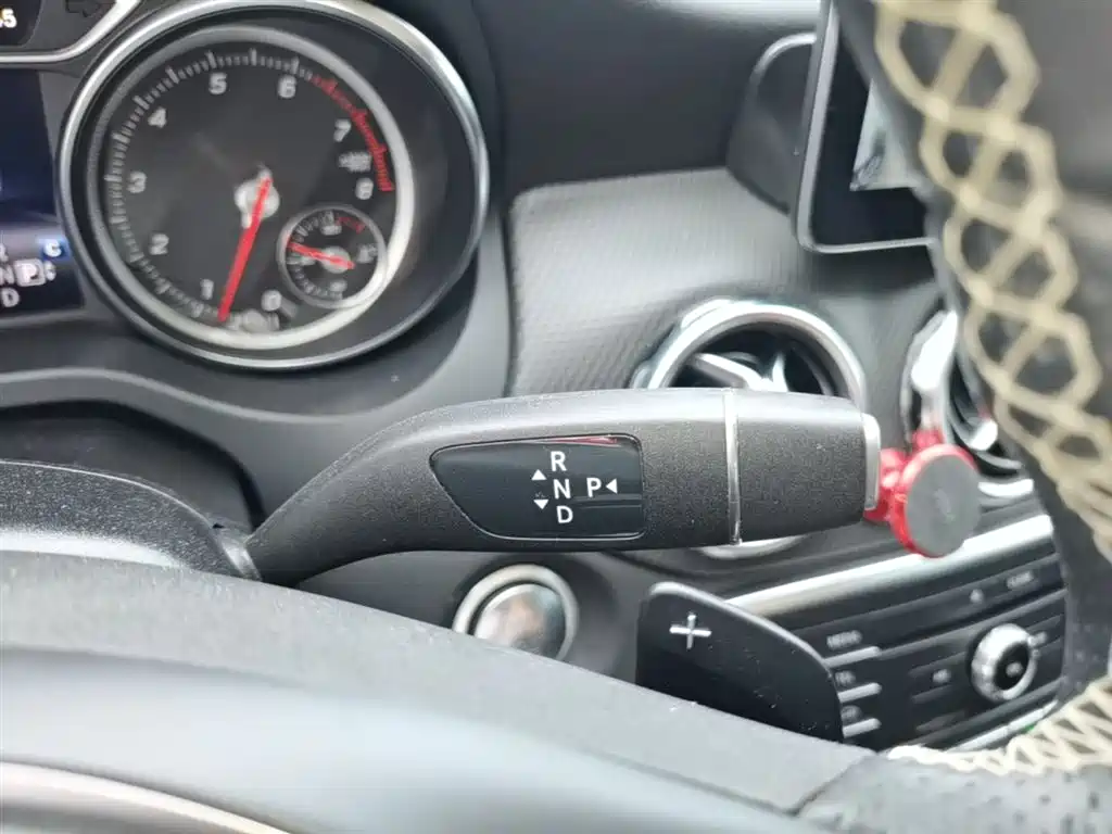 Mercedes-Benz GLA 2018 — фото 14