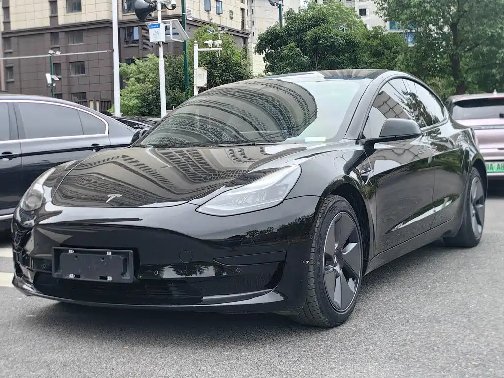 Tesla Model 3 2023 — фото 1