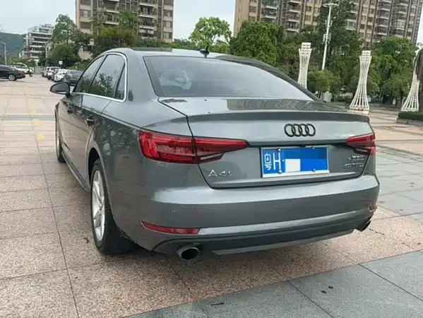 Audi A4L 2017