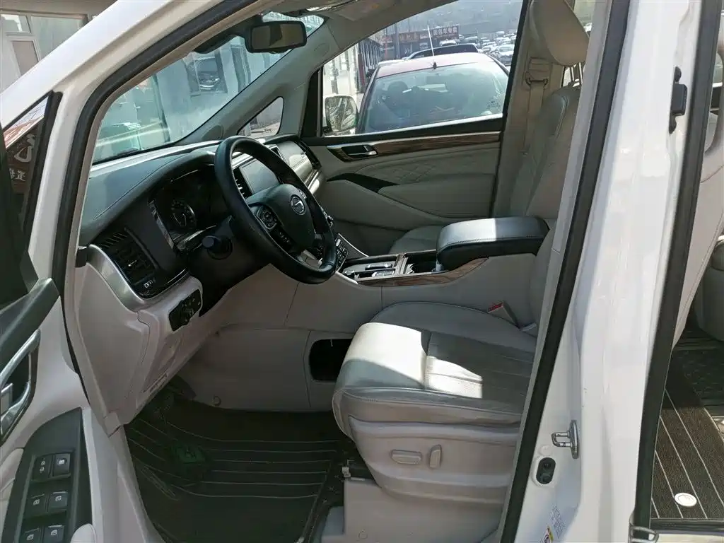 GAC Motor Trumpchi M8 2018 — фото 14