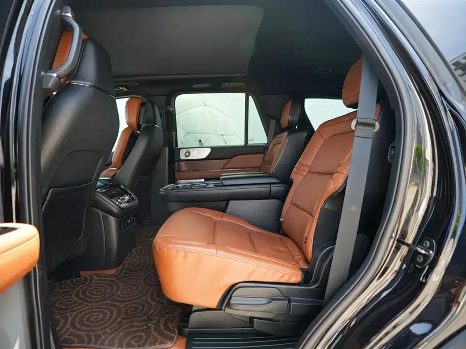 Lincoln Navigator 2021 — фото 12