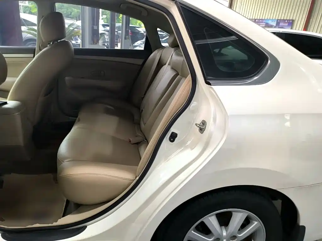 Nissan Sylphy 2017 — фото 17