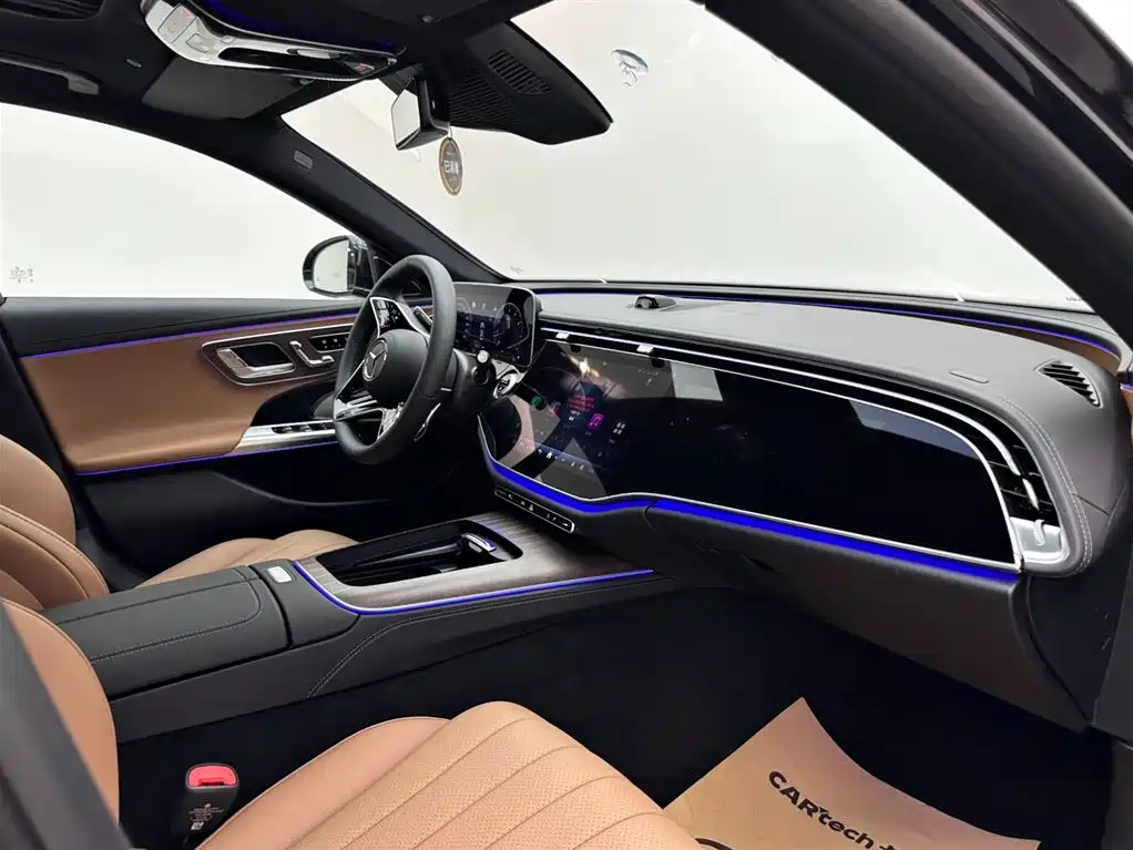 Mercedes-Benz E-Class 2025 — фото 11