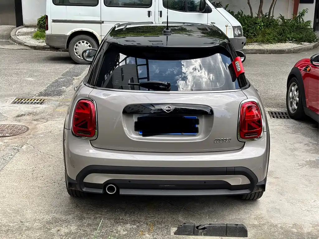 MINI MINI 2024