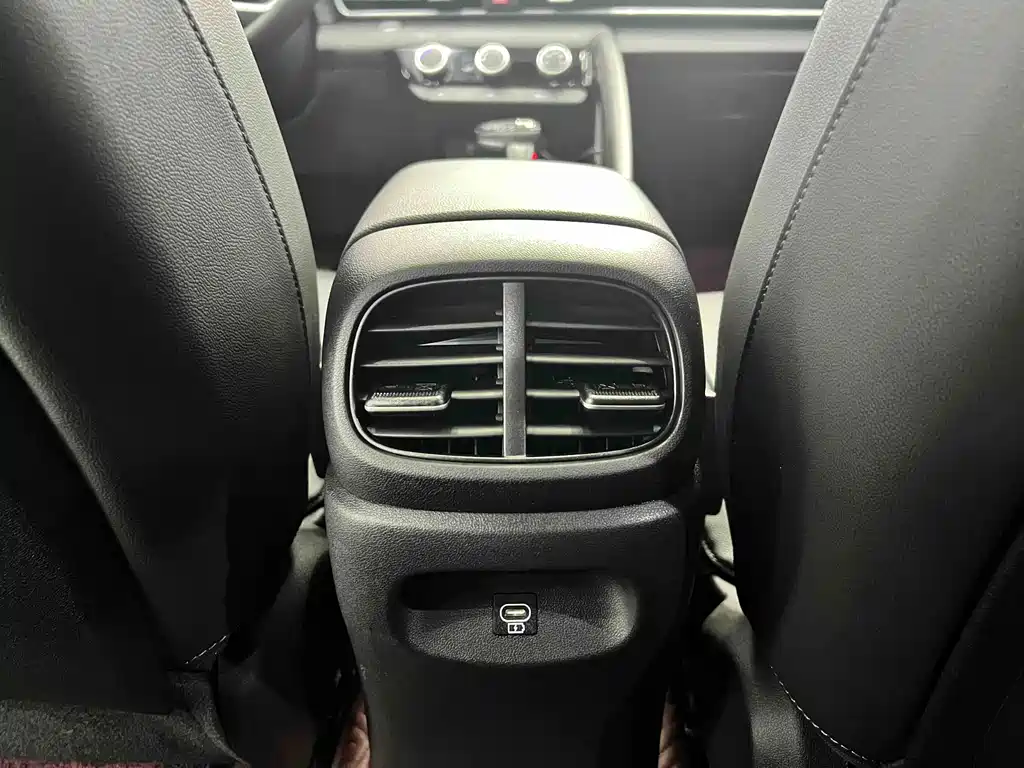 Hyundai Elantra 2024 — фото 13