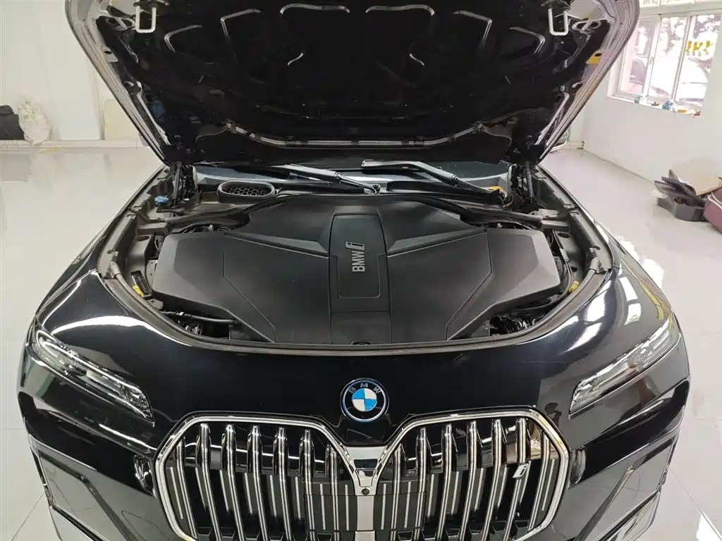 BMW i7 2023 — фото 16