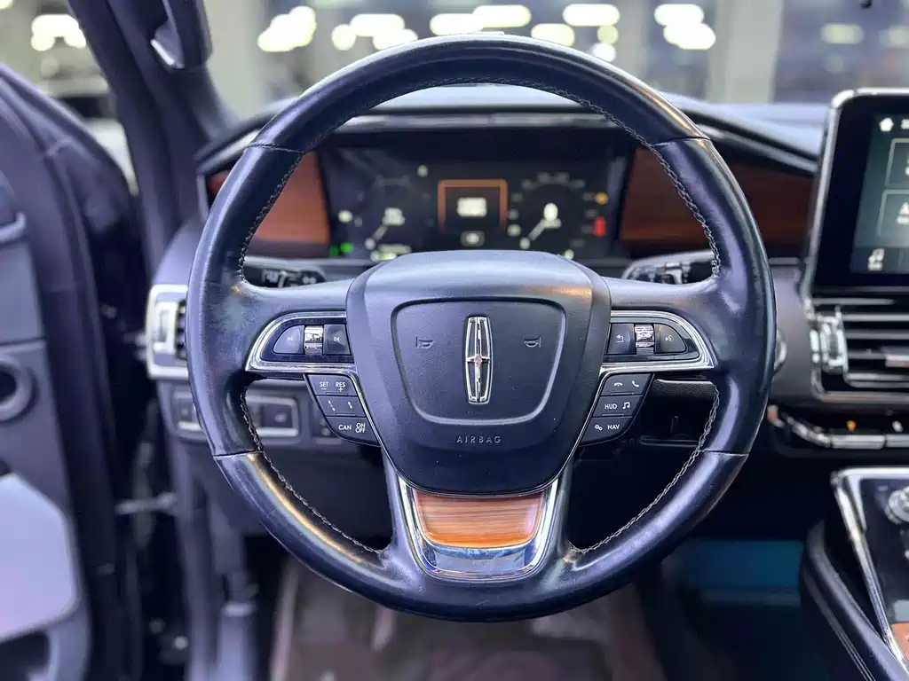 Lincoln Navigator 2019 — фото 7