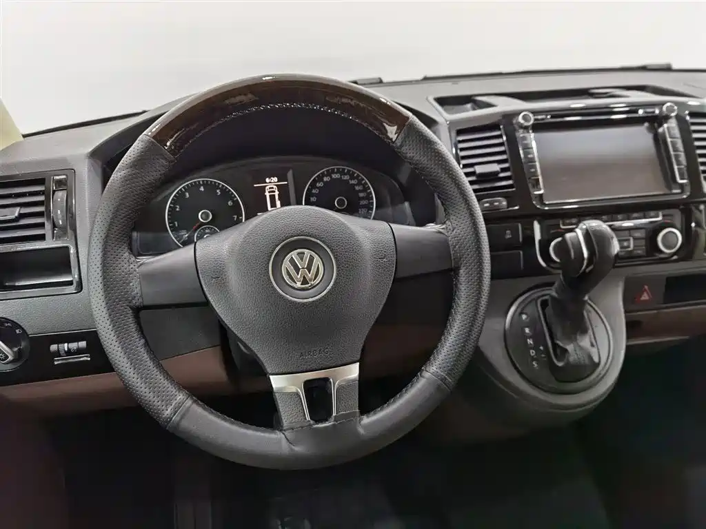 Volkswagen Caravelle 2016 — фото 11