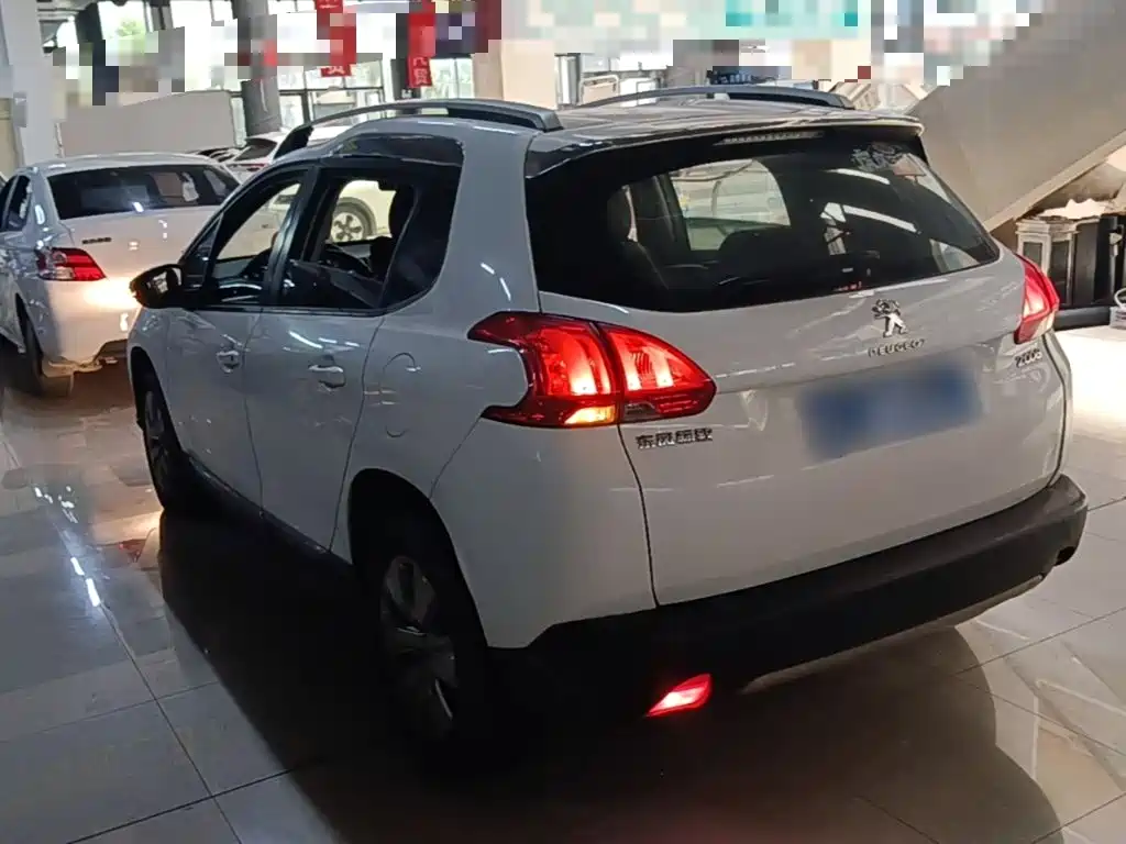 Peugeot 2008 2015 — фото 5