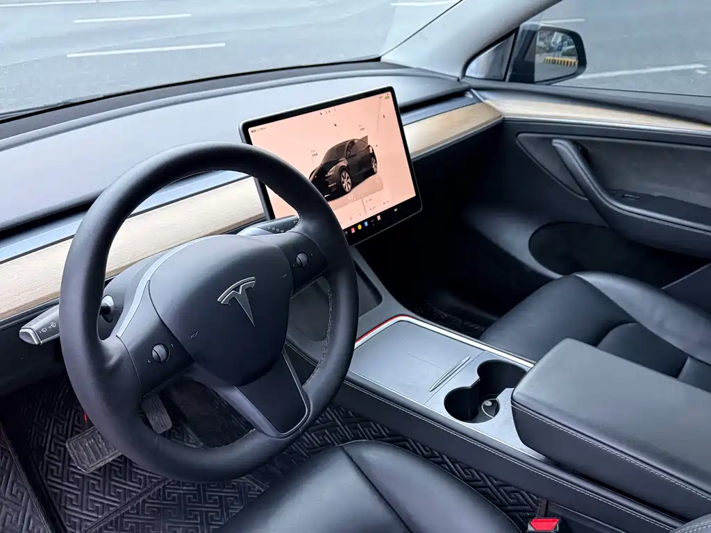 Tesla Model Y 2022 — фото 3