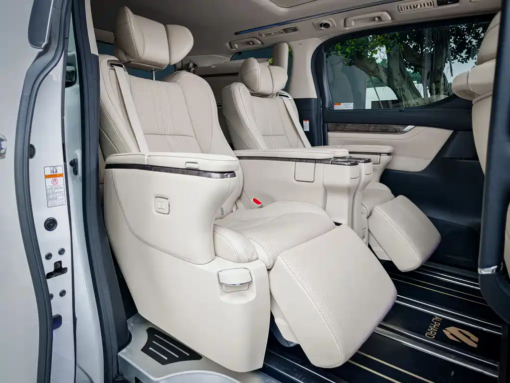 Toyota Alphard 2018 — фото 11