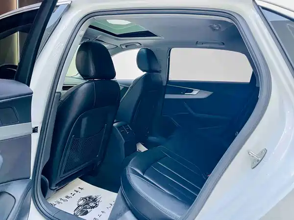 Audi A4L 2018