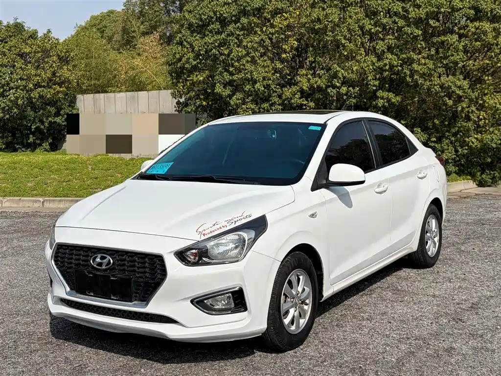 Hyundai Verna 2017 — фото 1