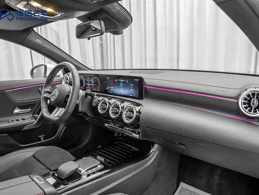 Mercedes-Benz A-Class 2024 — фото 14