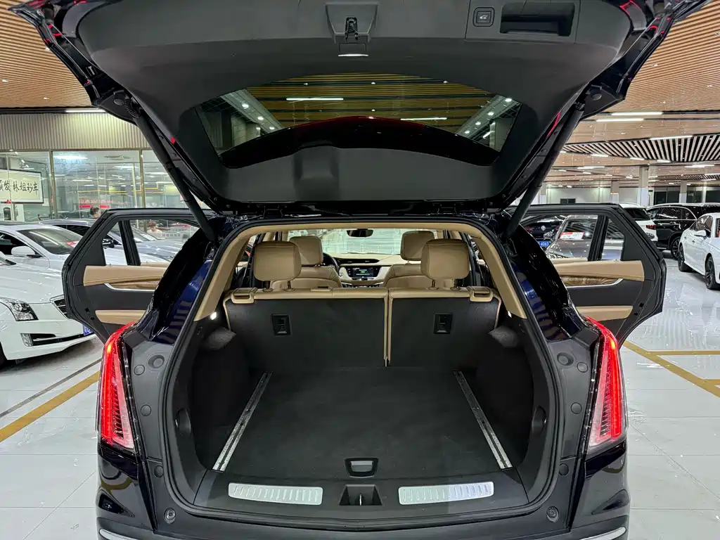 Cadillac XT5 2020 — фото 16