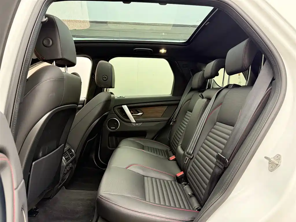 Land Rover Discovery Sport 2023 — фото 10
