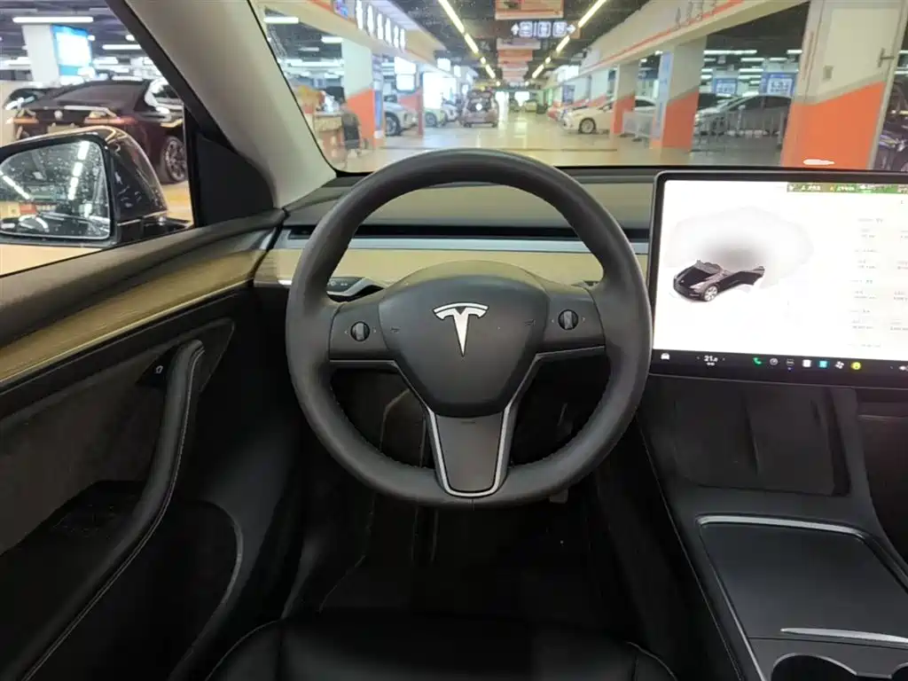 Tesla Model Y 2022 — фото 11