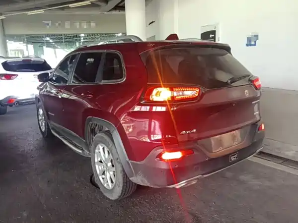 Jeep Cherokee 2016