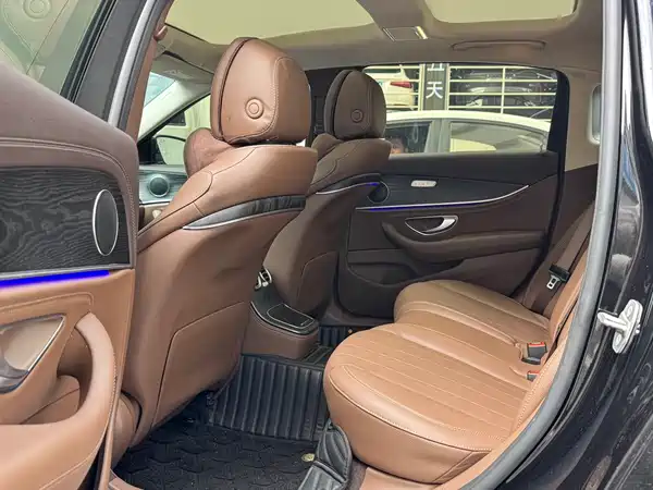 Mercedes-Benz E-Class 2023