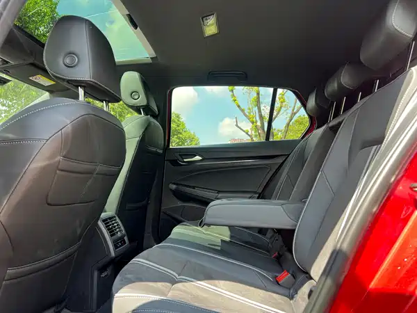 Volkswagen Golf 2021