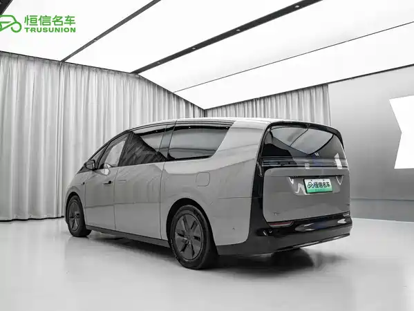 Li Auto MEGA 2024
