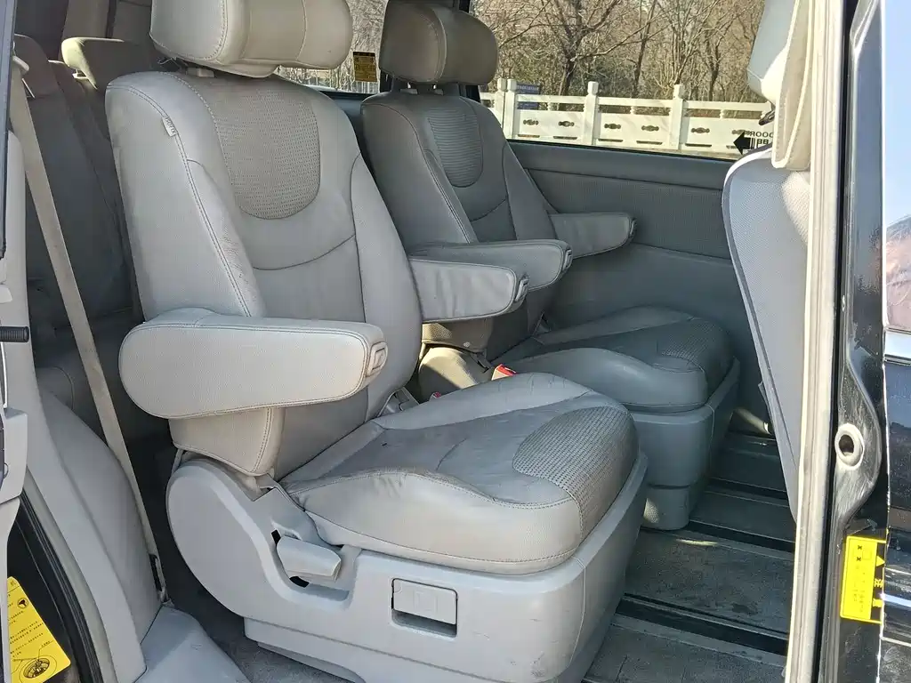 Luxgen Big 7 MPV 2013 — фото 16